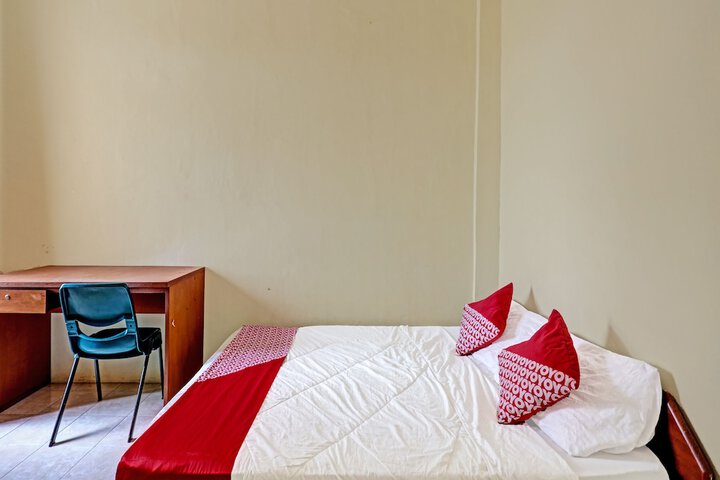 Room 6 of 15