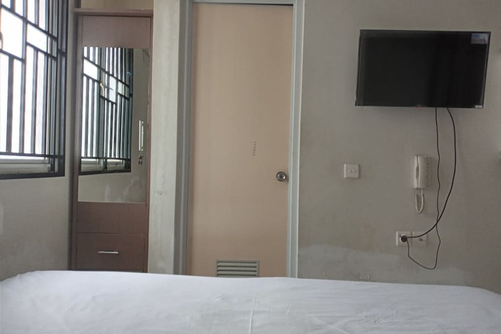 Room 10 of 19