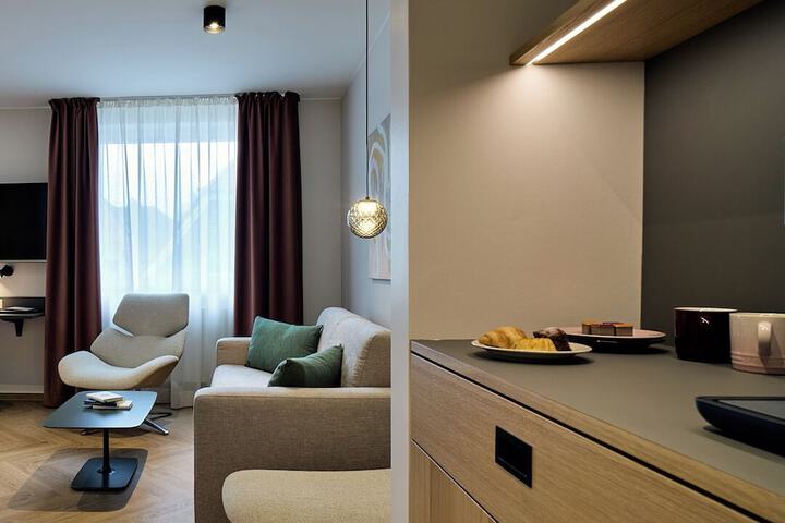 Room 60 of 102