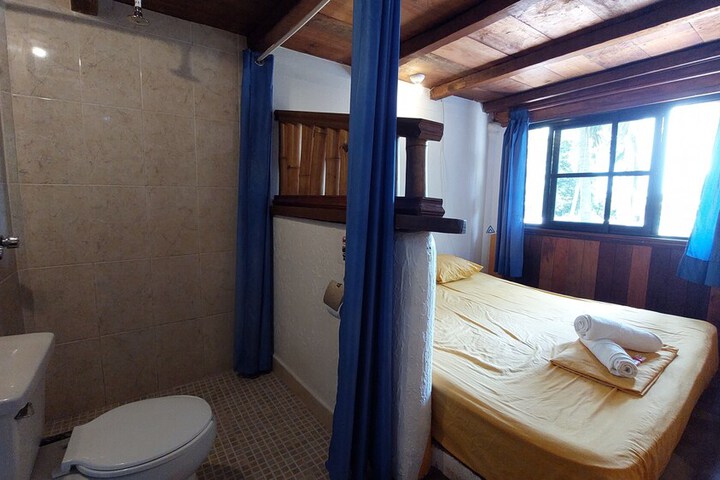 Room 52 of 67