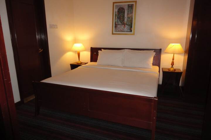 Room 7 of 71