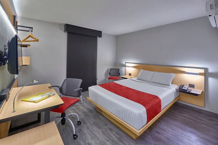 Room 9 of 50