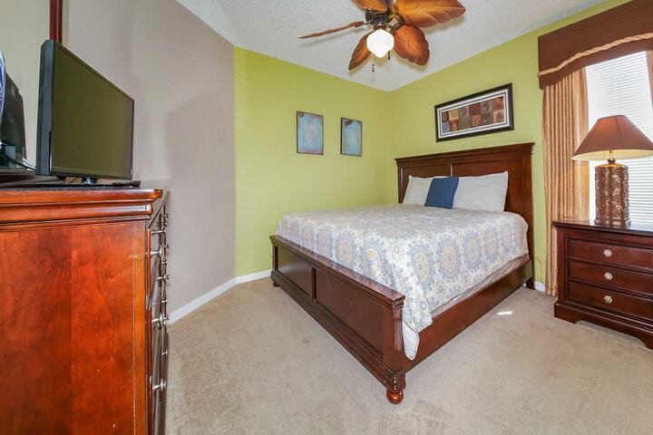 Room 4 of 24