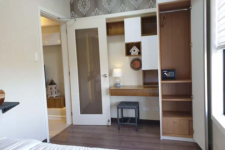 Room 9 of 16