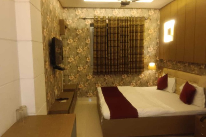 Room 6 of 48