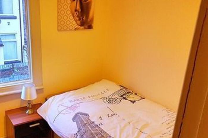 Room 4 of 24