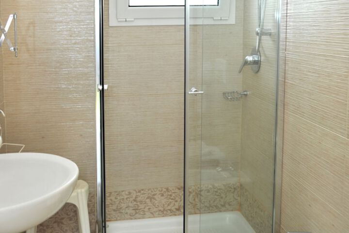 Room 12 of 24