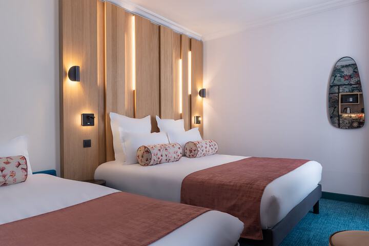 Room 15 of 34