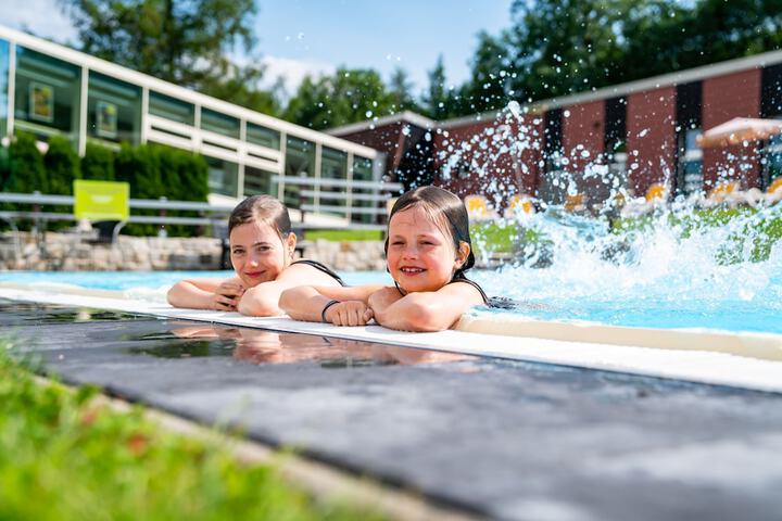 Pools & Facilities