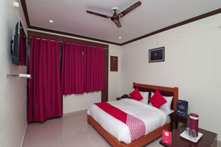 Room 11 of 27