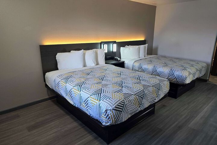 Room 7 of 28