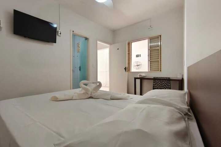 Room 12 of 50