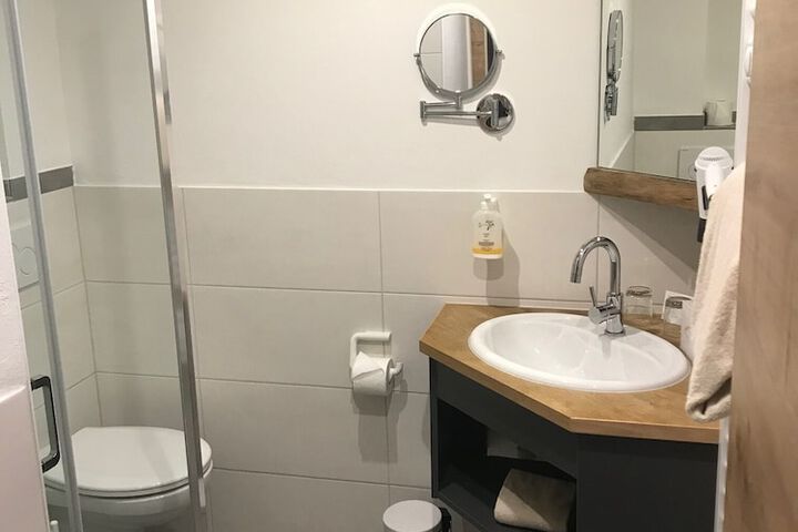 Room 50 of 71