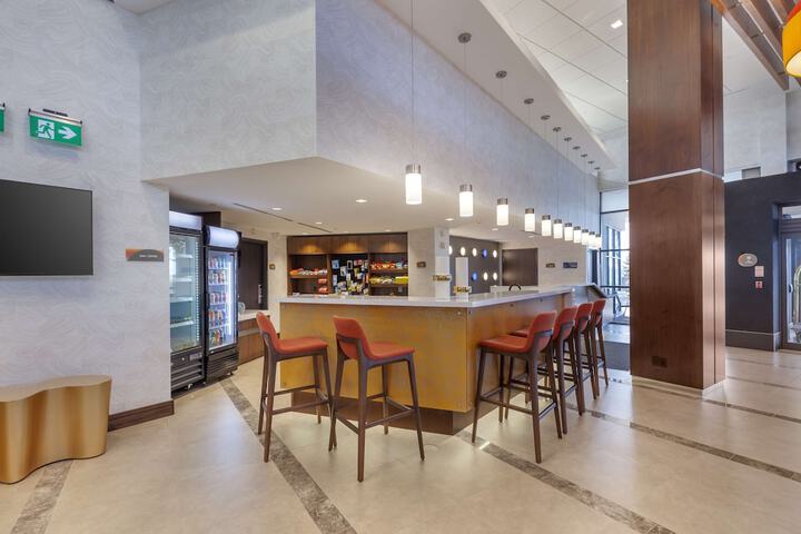 Entrance & Lobby