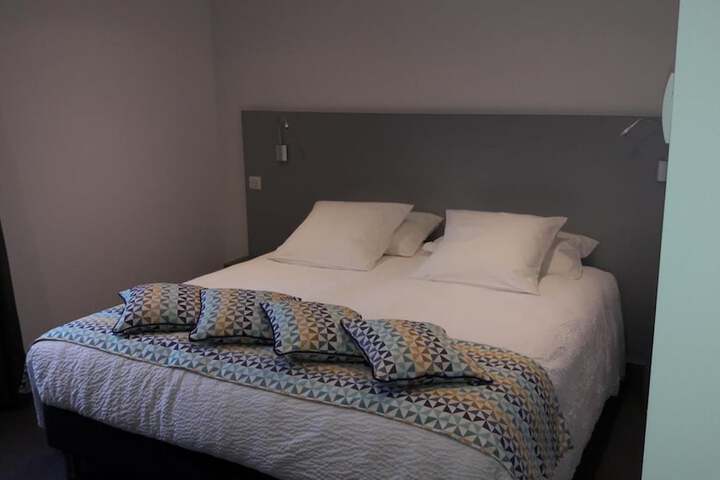 Room 8 of 51