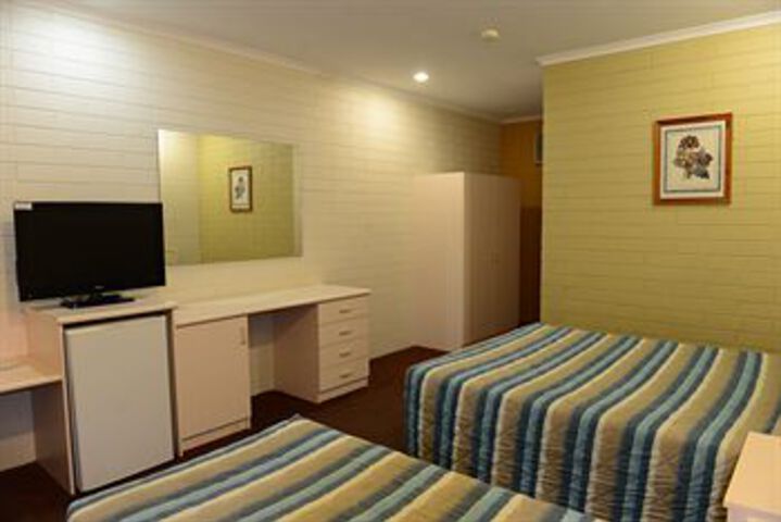 Room 15 of 30