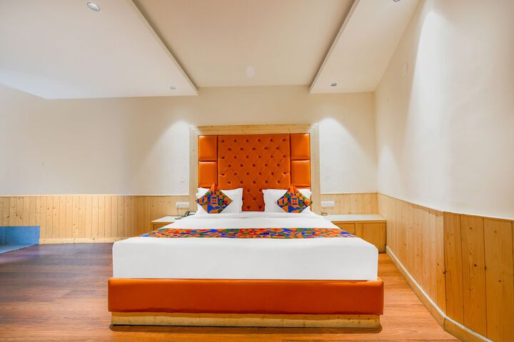 Room 15 of 28