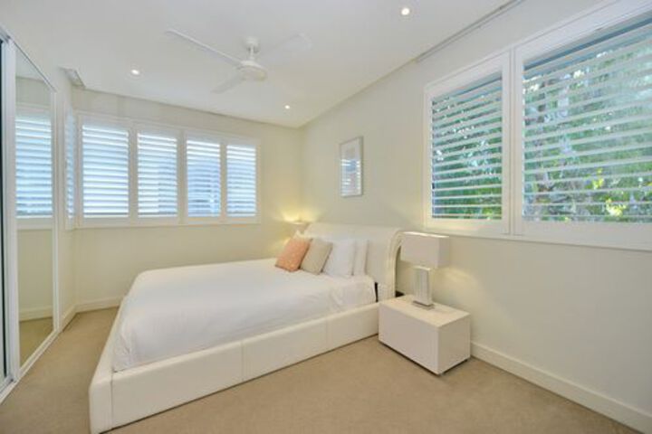 Room 4 of 32