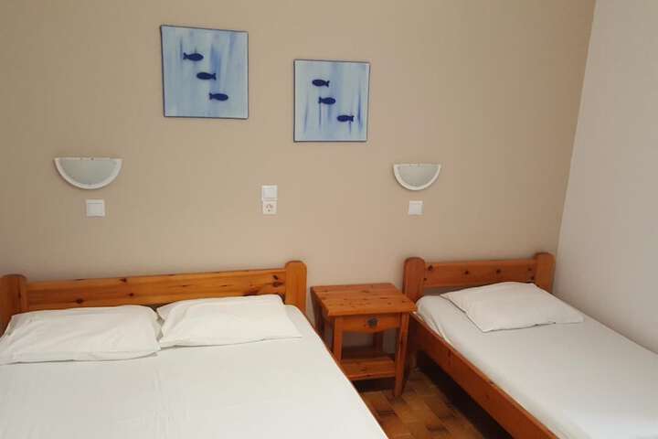 Room 10 of 36