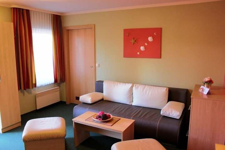 Room 14 of 66