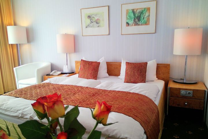 Room 6 of 40