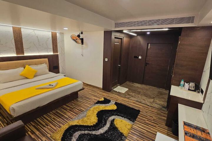 Room 5 of 27
