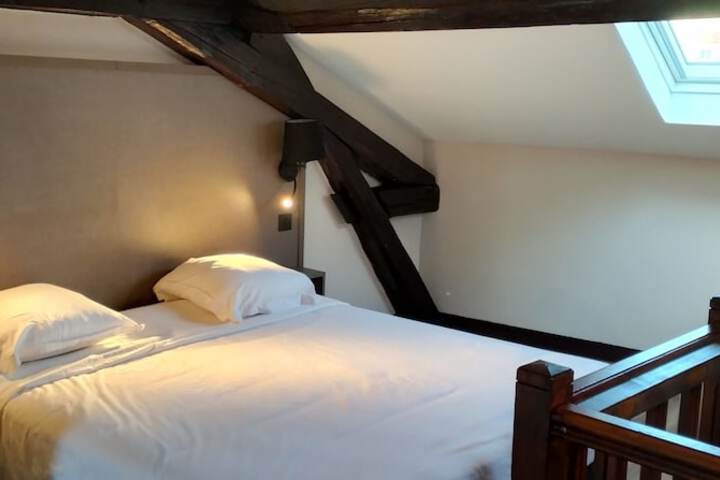 Room 6 of 7
