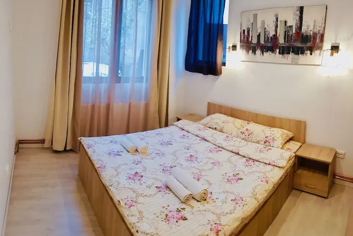 Room 6 of 19