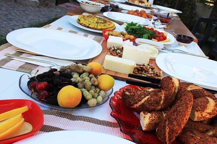 Breakfast/Coffee Service 4 of 27