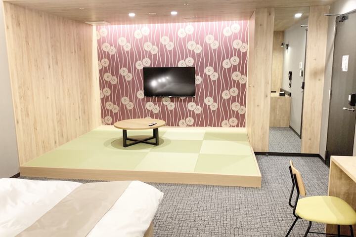 Room 14 of 37
