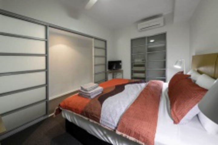 Room 43 of 180