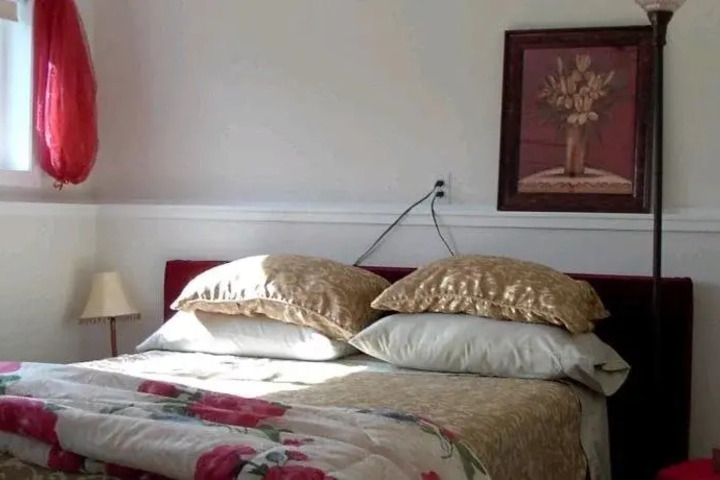 Exterior of BED BOAT, BRUNCH & BE AT HOME