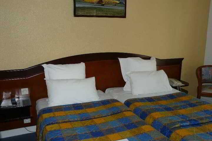 Room 2 of 6