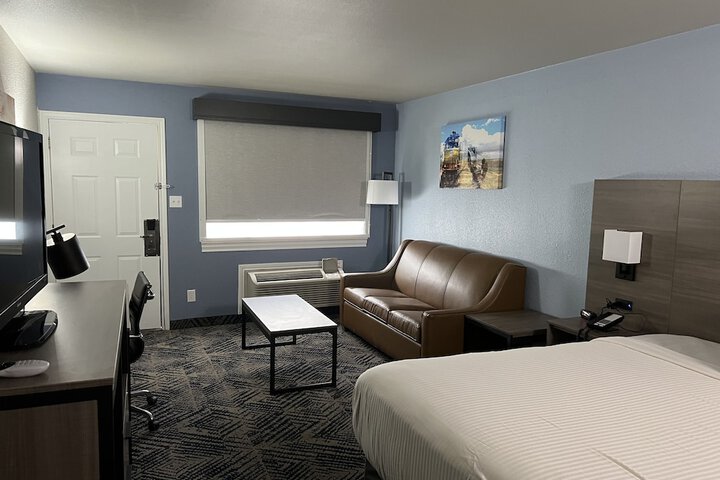 Room 10 of 36