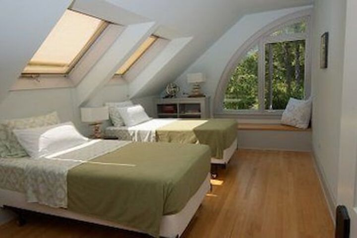 Room 16 of 22