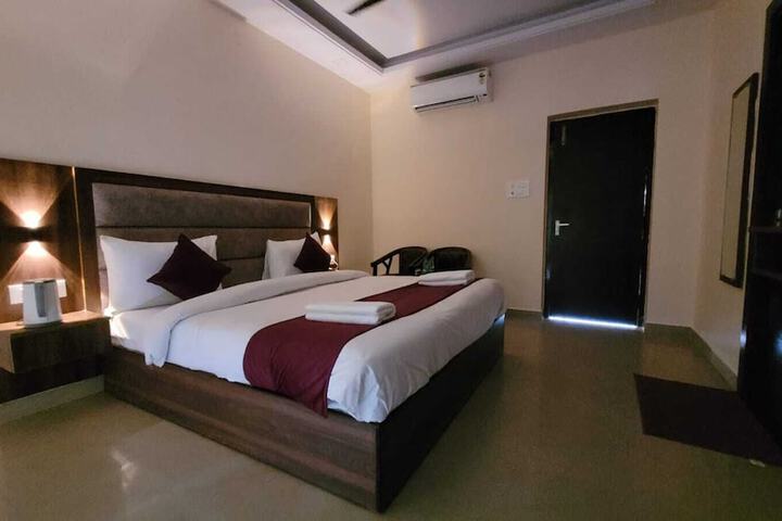 Room 17 of 46