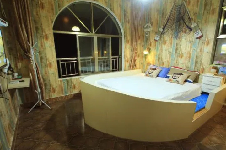 Room 7 of 7