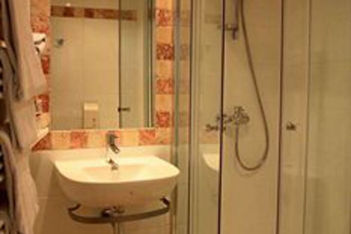 Room 5 of 46