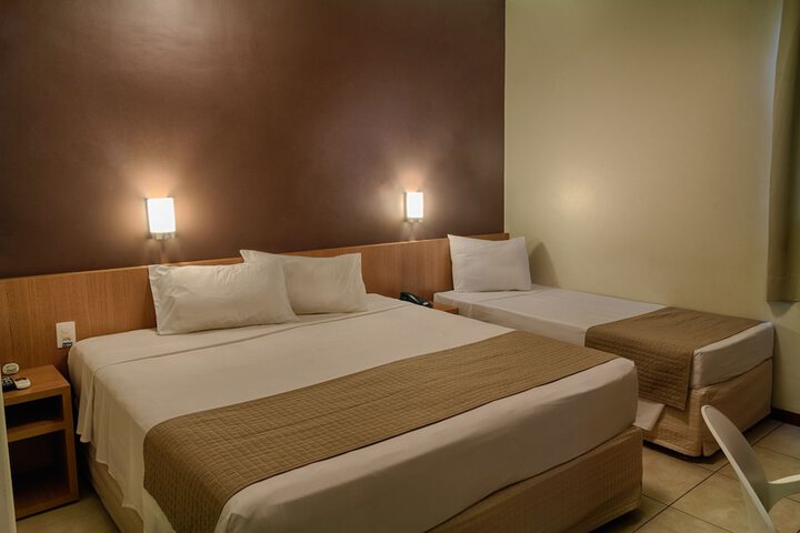 Room 4 of 36