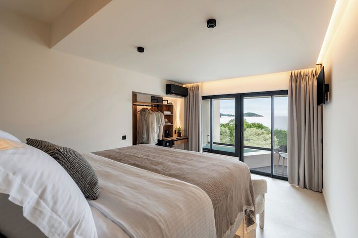 Room 7 of 54