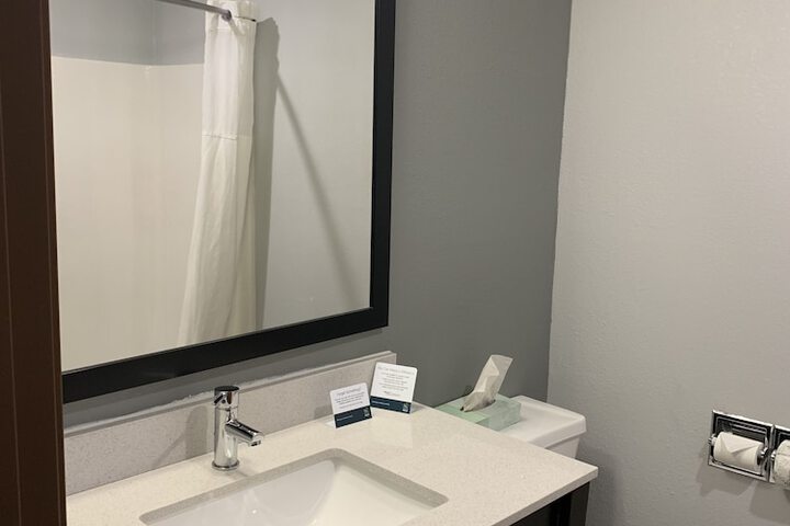 Bathroom sink