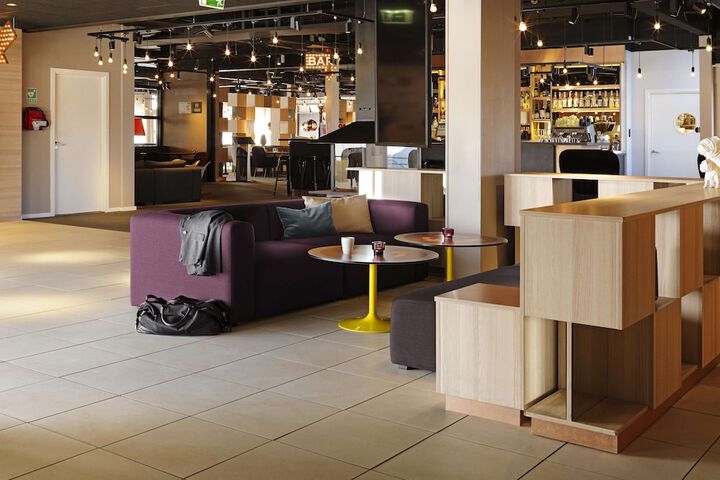 Guest Lobby
