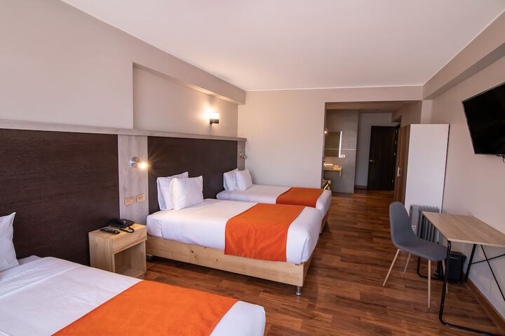 Room 8 of 25