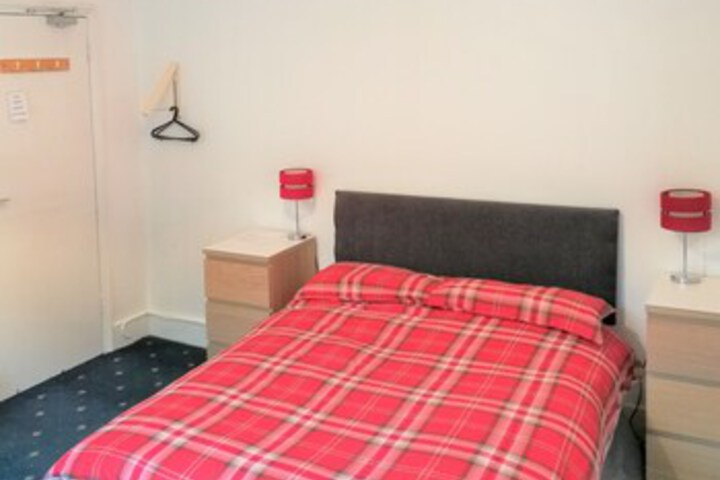 Room 54 of 76