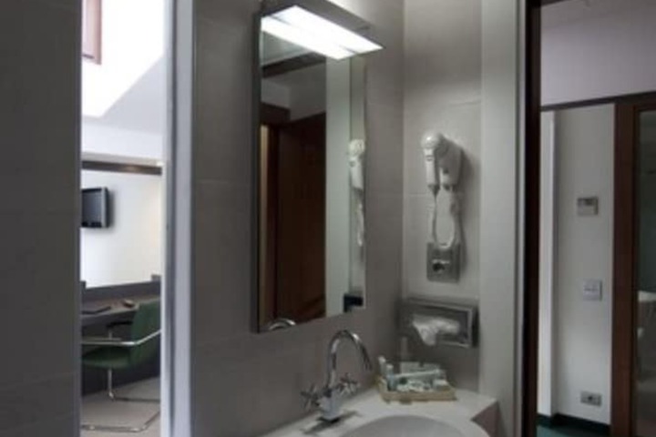 Room amenity