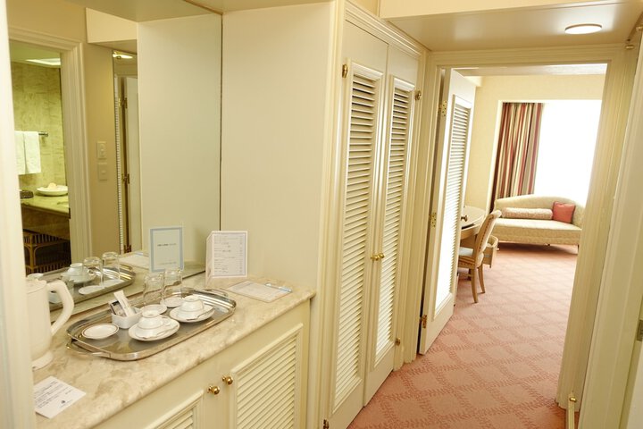 Room 17 of 169