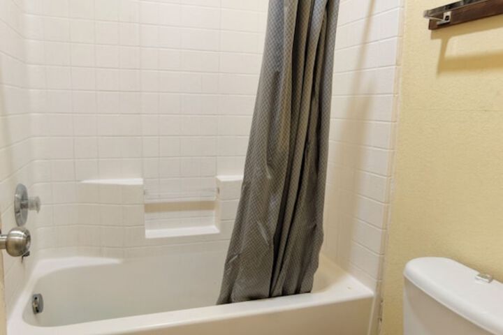 Room 15 of 19