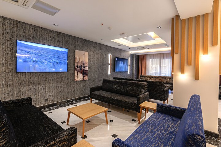 Hotel Interior 9 of 128
