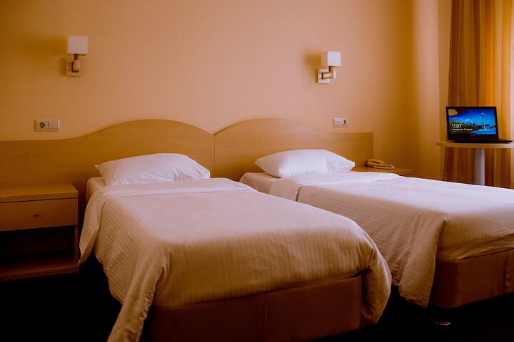Room 28 of 71