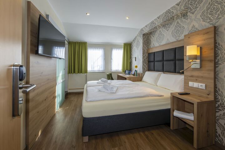 Room 73 of 140